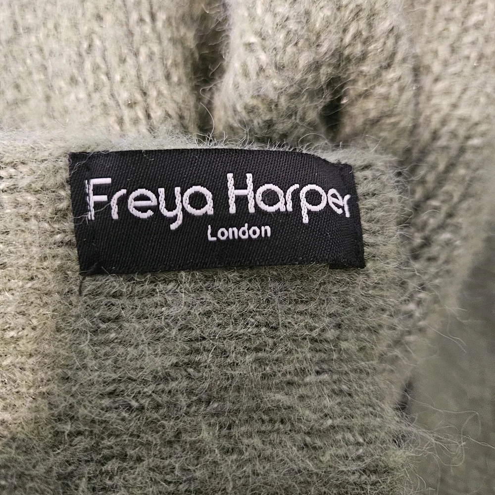 Freya Harper London Ribbed Knit Scarf With Sleeves Wrap Shawl Cardigan Green